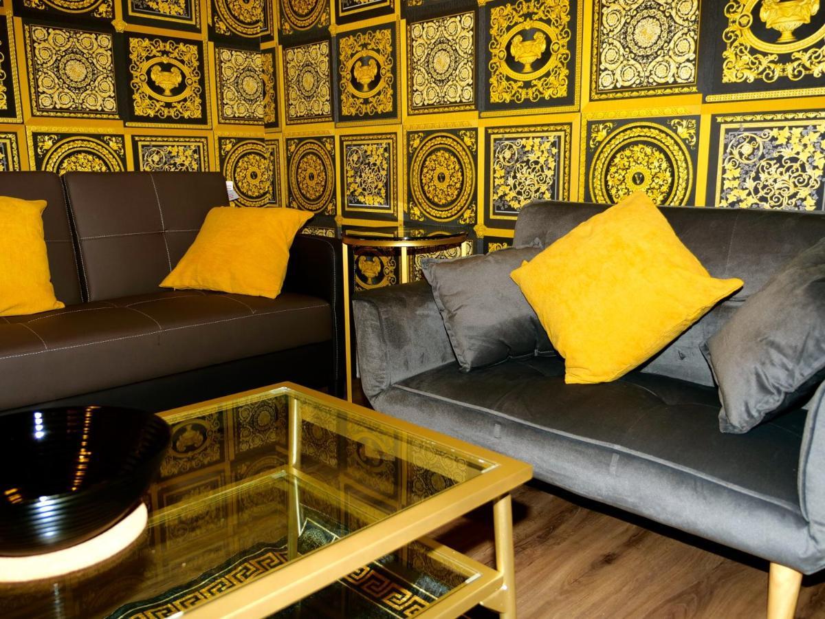 Ultra Deluxe Versace Apartment Near Sheffield Full Sky Tv Rotherham Exterior photo